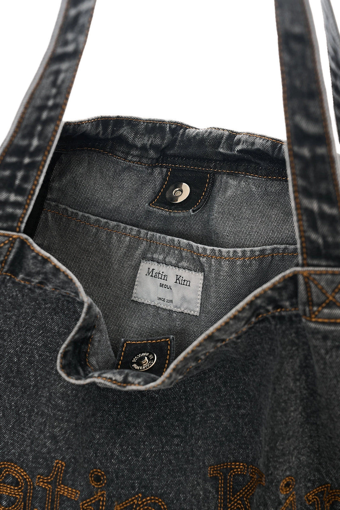 마뗑킴 MATIN STITCH DENIM SHOULDER BAG IN BLACK 상품 이미지 3