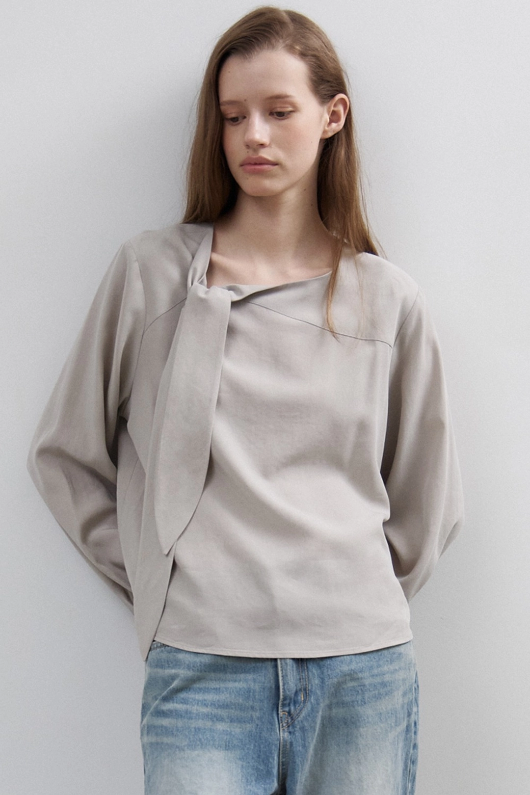노우드 Diagonal Scarf Blouse(Grey) 상품 이미지 1