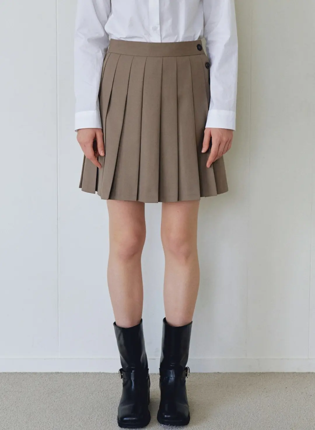 로에일 사이드 버튼 플리츠 미니 스커트 - 모카 상품 이미지 2