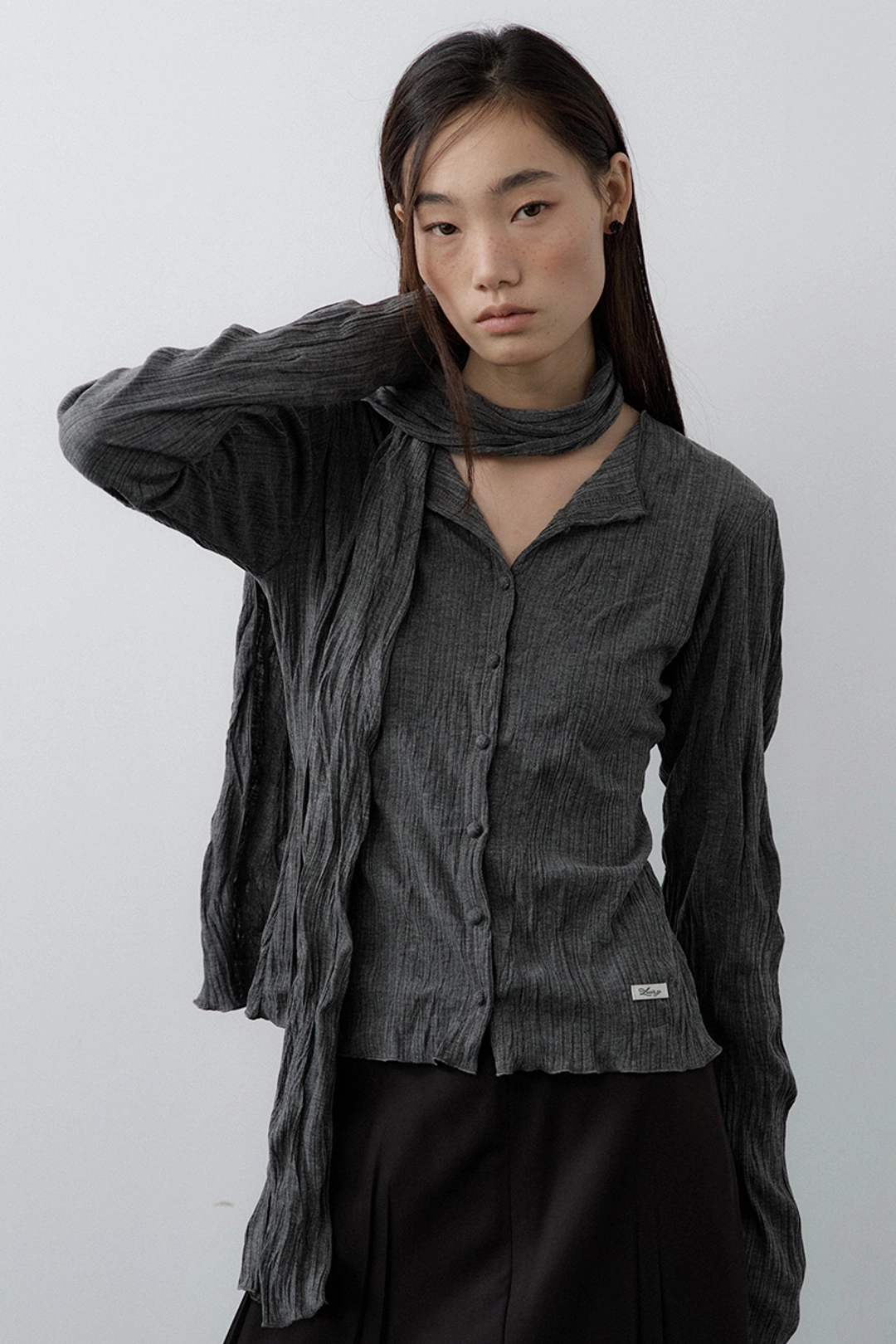 루시르주 Pleated Cardigan Scarf Set (Charcoal) 상품 이미지 1
