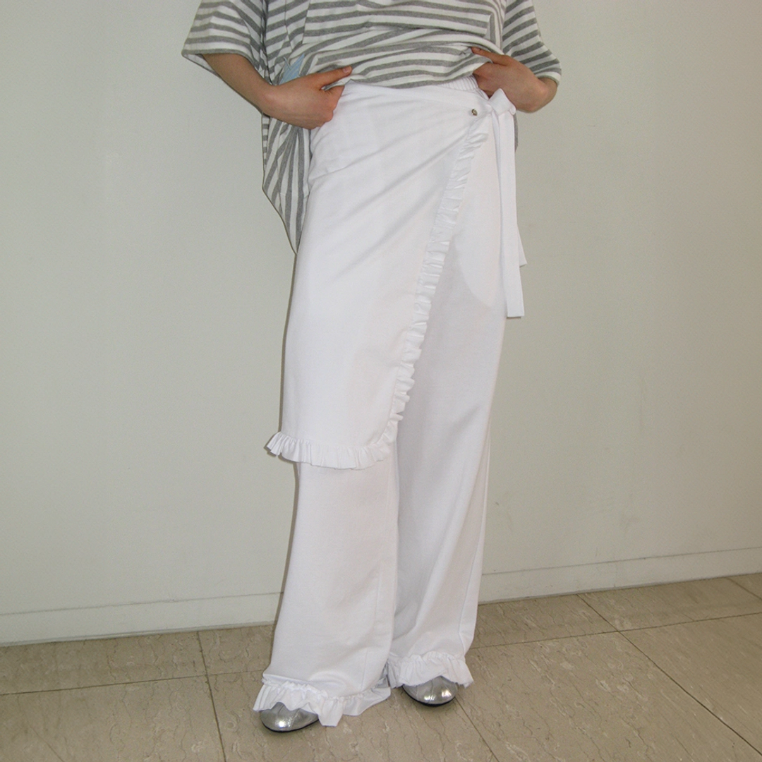 론론 RUFFLE WRAPOVER PANTS WHITE 상품 이미지 2