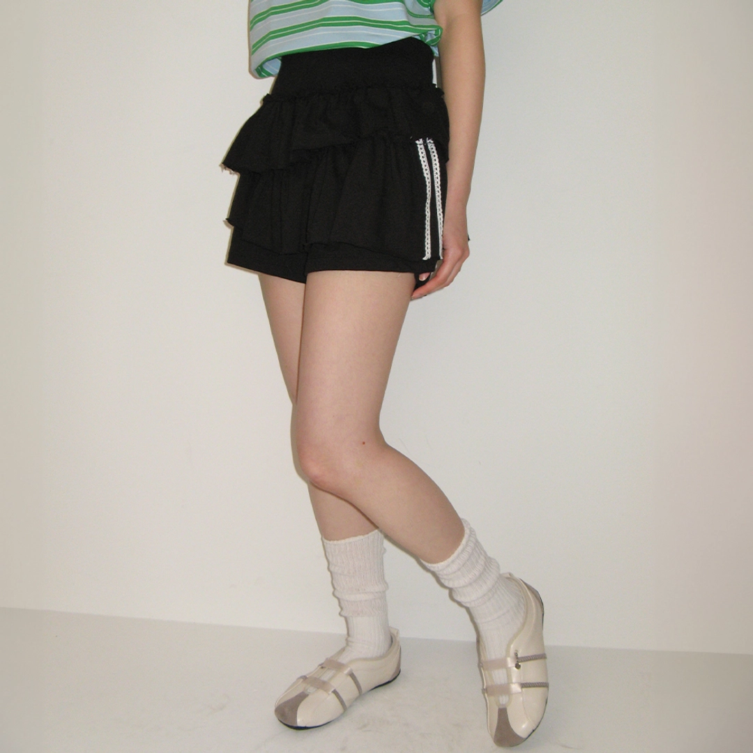 론론 IRREGULAR RUFFLE PANTSKIRT BLACK 상품 이미지 1