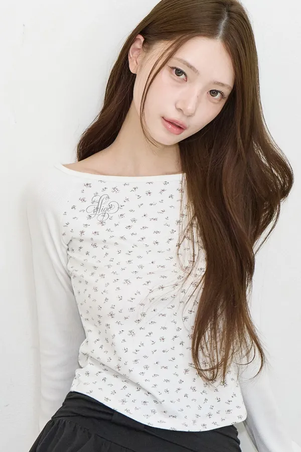 레터링 배색 롱슬리브 플라워