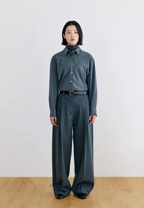WOOL ONE TUCK WIDE FIT SLACKS - CHARCOAL
