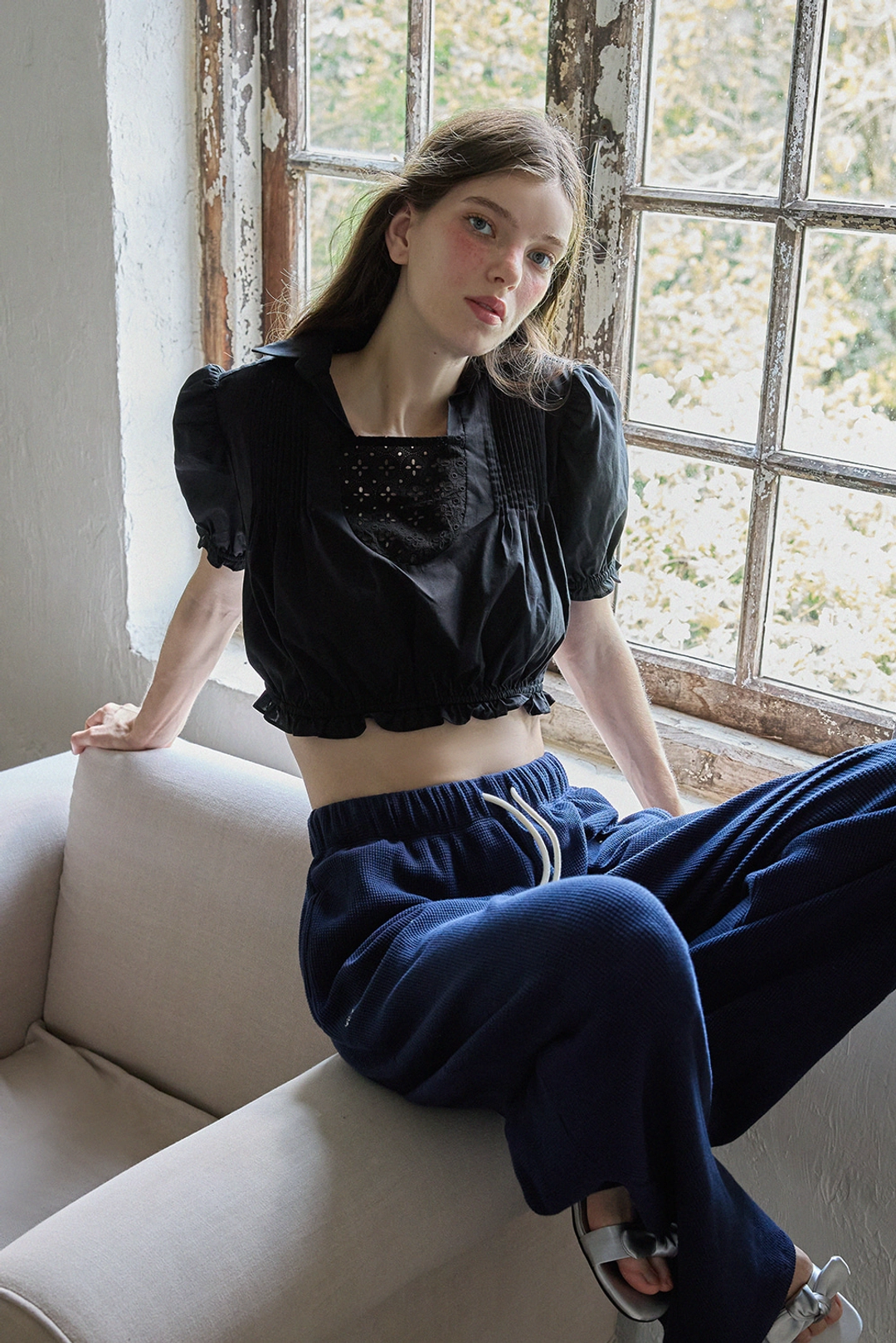 위드아웃썸머 Mose punching blouse_black 상품 이미지 2