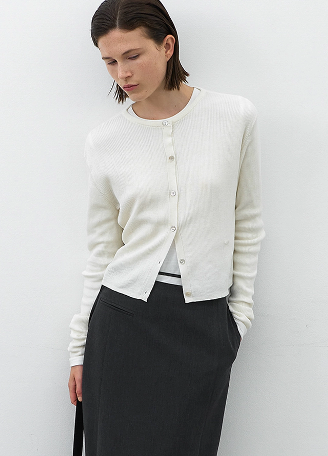 아뜰리에 나인 (Z-CD-2223)ESSENTIAL NOAH CROP CARDIGAN 상품 이미지 1
