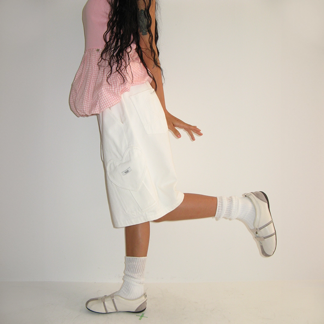 론론 HEART POCKET CARGO DENIM SHORT PANTS WHITE 상품 이미지 2