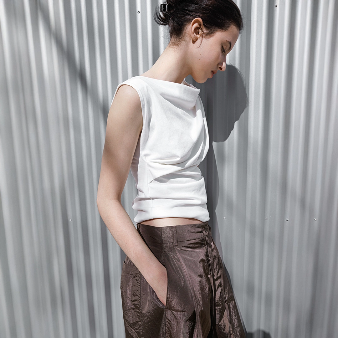 아뜰리에 나인 (T-7205)ONE SHOULDER DRAPE SLEEVELESS 상품 이미지 1