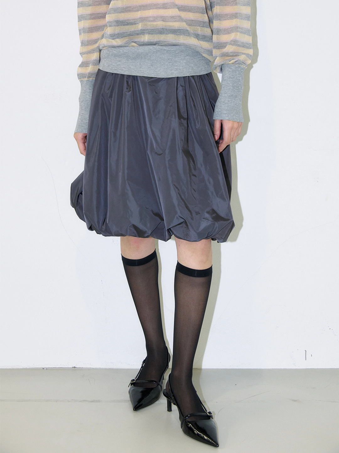 밀로 우먼 (10/16 예약배송) Nylon Balloon Midi Skirt [Charcoal] 상품 이미지 1