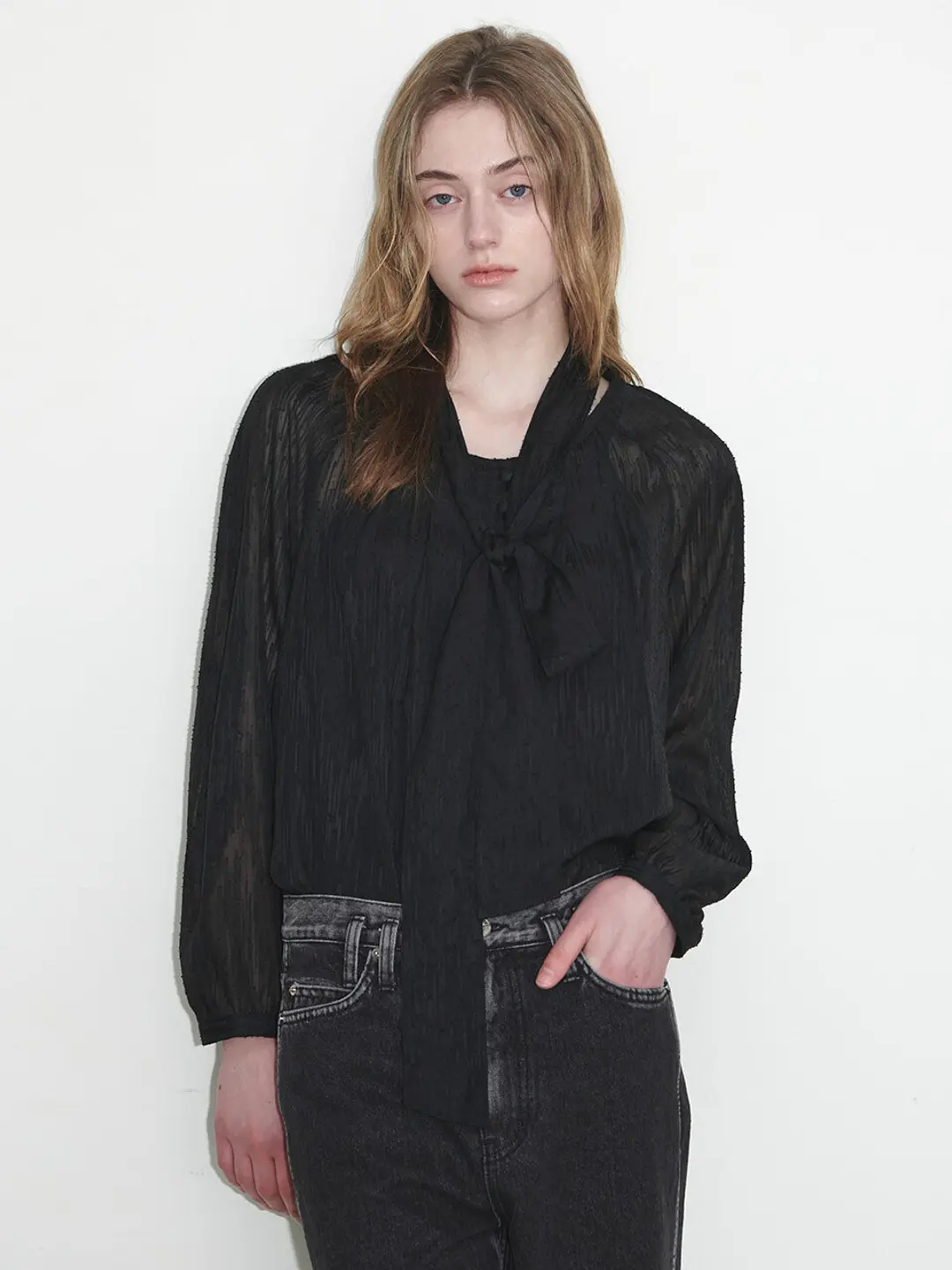 루에브르 Round-neck Tucked Tie Blouse SW4AB853-10 상품 이미지 2