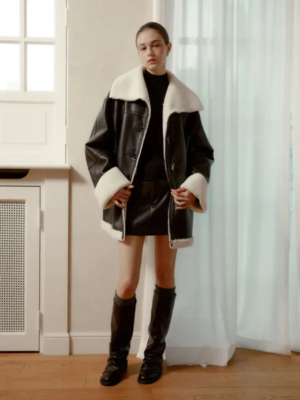 [7th] DARIA Shearing Reversible Mustang Coat_Black