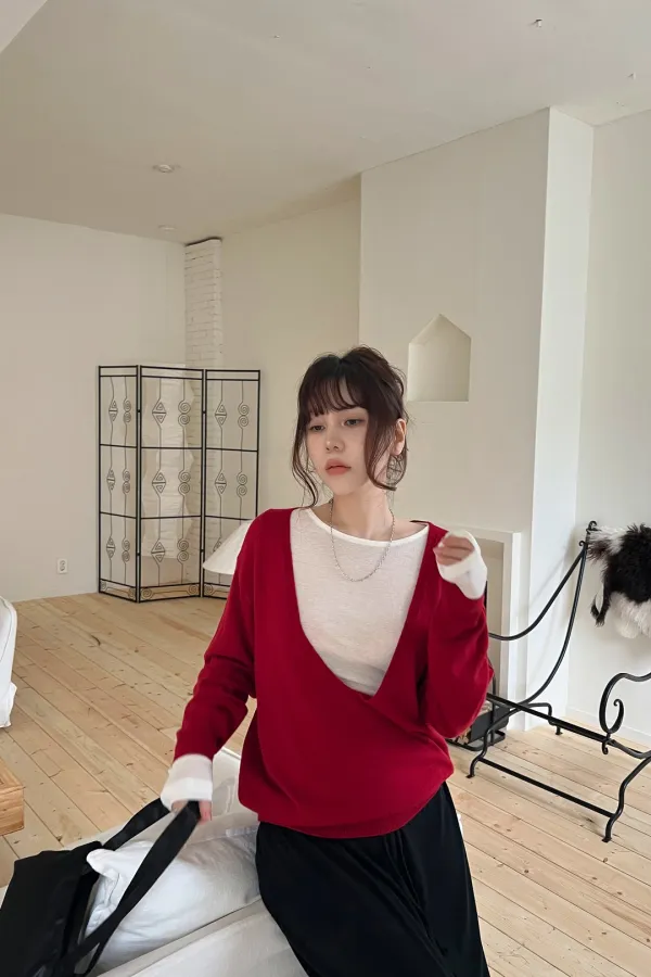 Muir Deep V Knit(red)