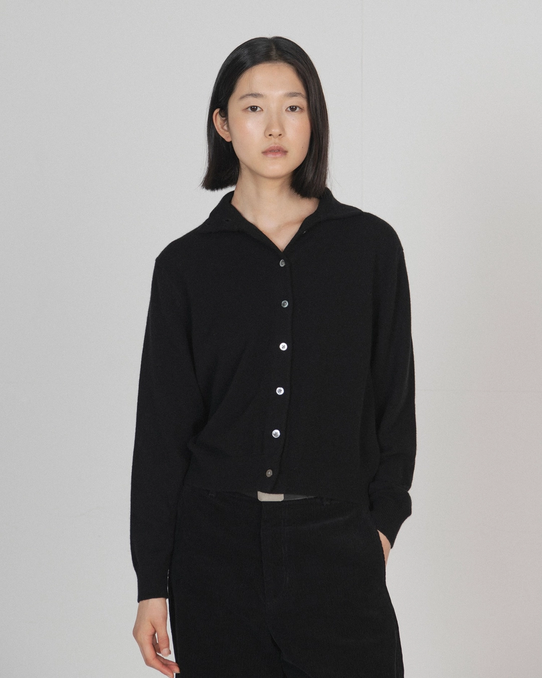 브라운야드 W Cashmere Stand Collar Cardigan, Black 상품 이미지 2