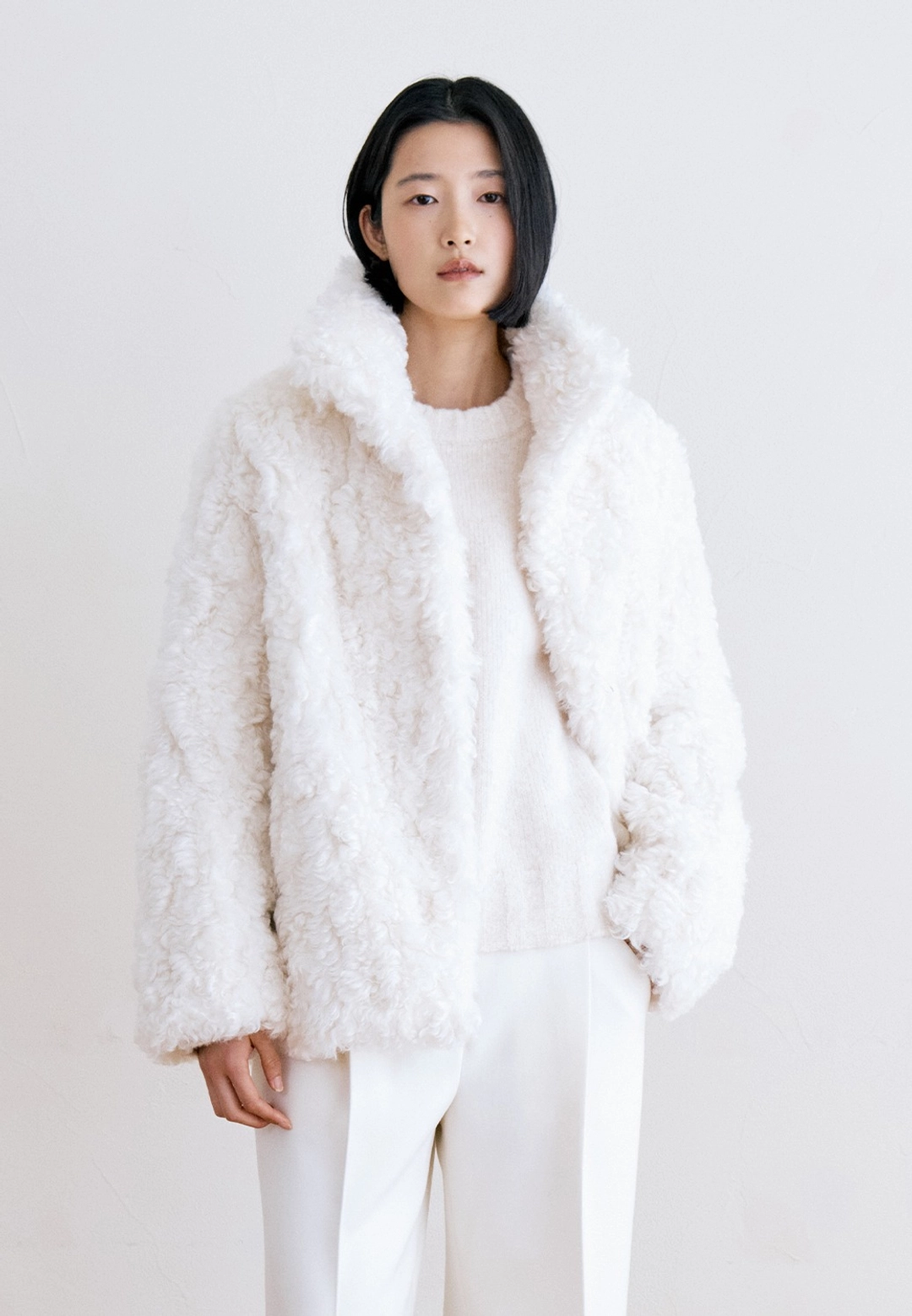 노티아 SHEARLING HIGH NECK FUR JACKET - IVORY 상품 이미지 2