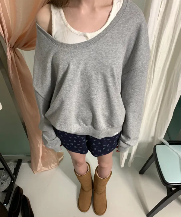 [SET-UP SALE] Letters Deep U-Neck Sweatshirt + Letters Button Lace Sleeveless Top