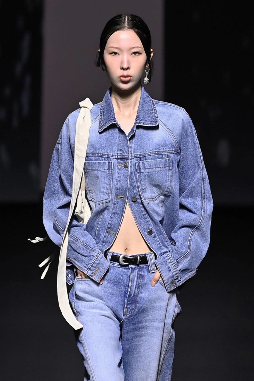리이 PATCH-POCKETS WASHED DENIM JACKET 상품 이미지 2
