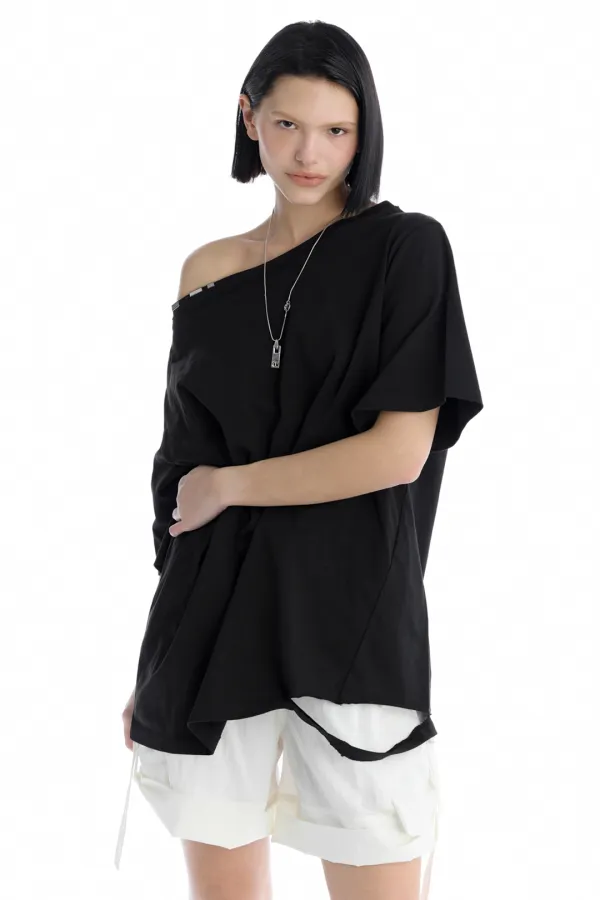 Off-Shoulder Raw Edge T-Shirt [ Black ]