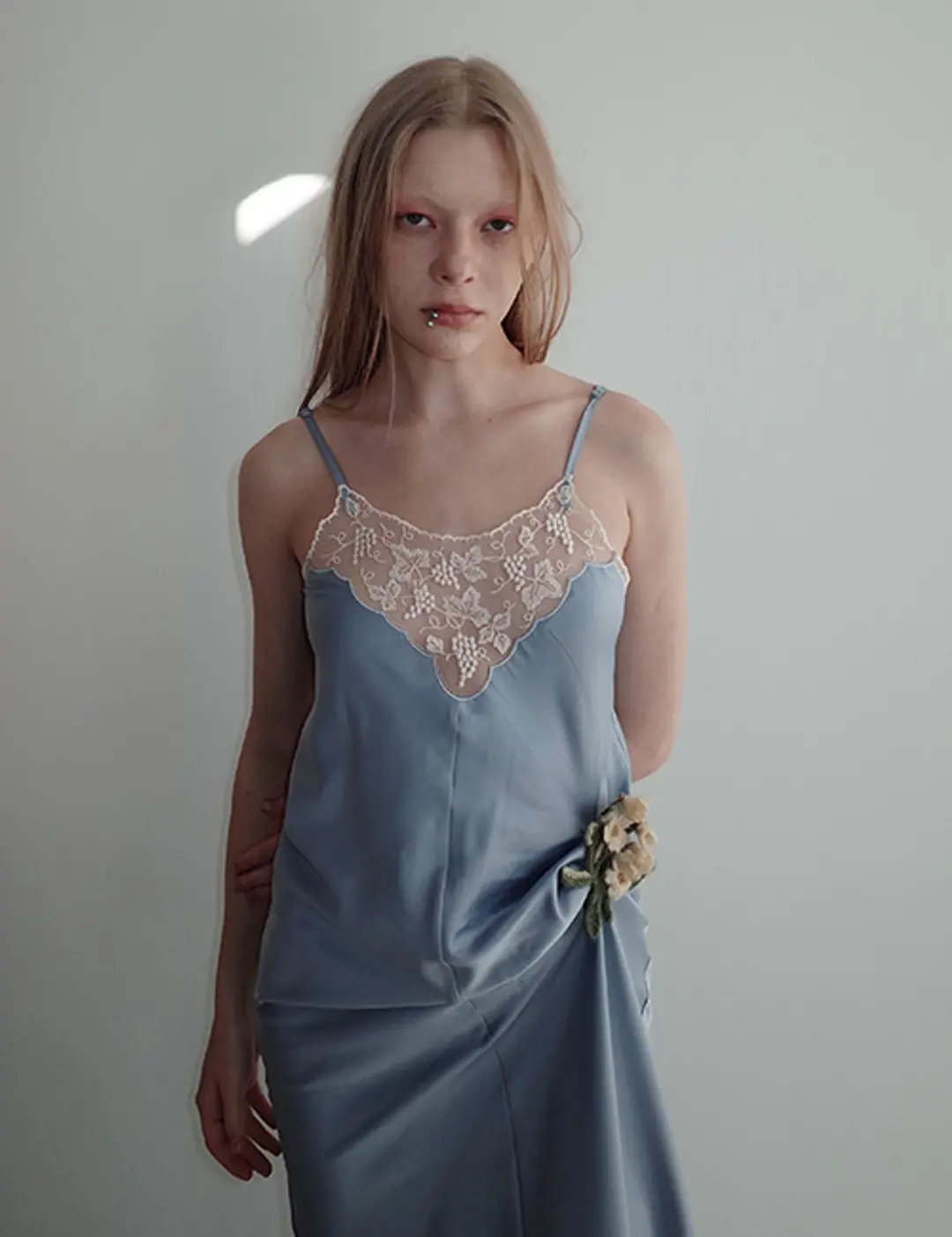 프레클 lace needlepoint satin dress 상품 이미지 2