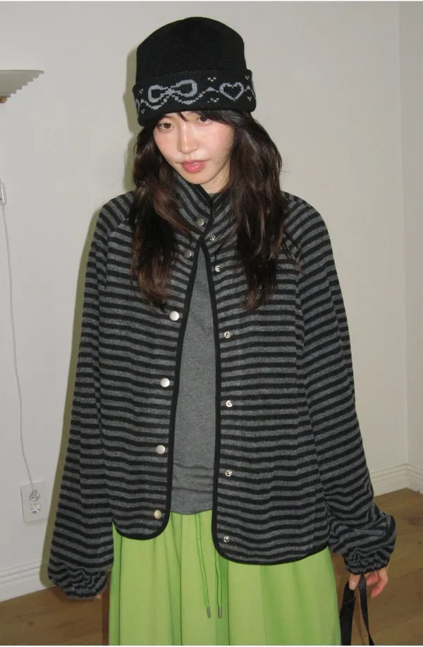 [10/22 순차배송] HIGH NECK SNAP FLEECE JUMPER BLACK STRIPE