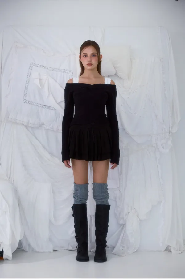 Twist Off Shoulder Long Sleeve [Black]
