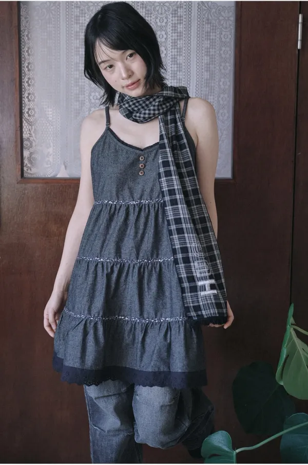 HUG needlework cotton scarf (Black)