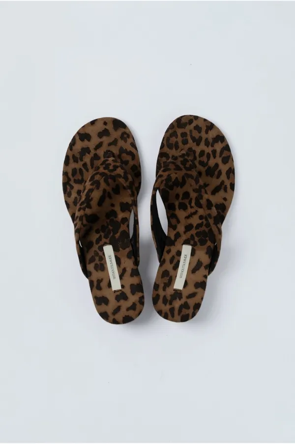 Simple flip-flop_leopard