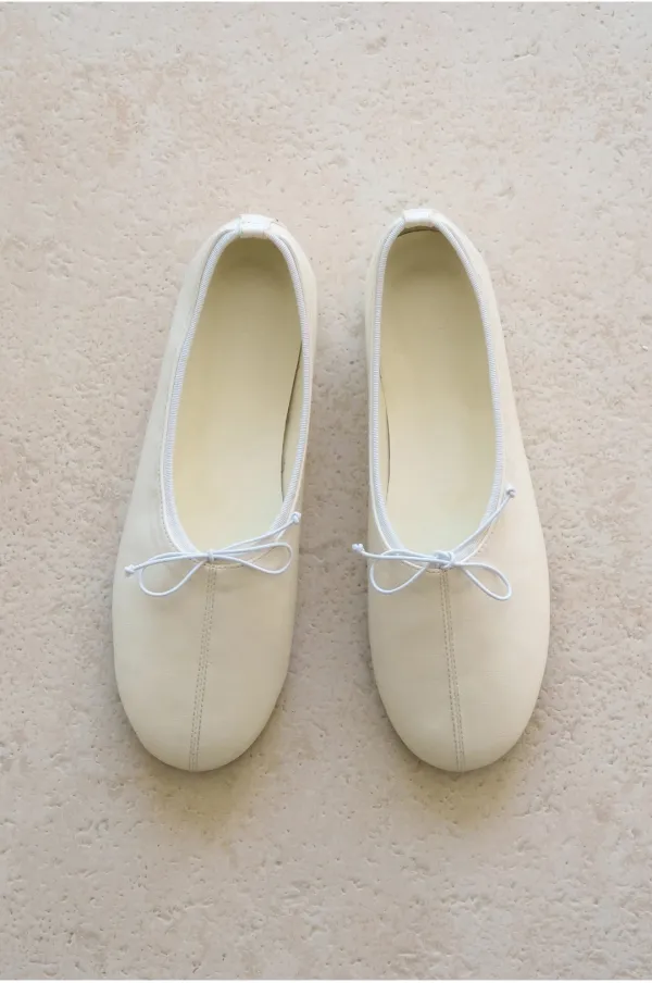 Ribbon Flat (Ivory)