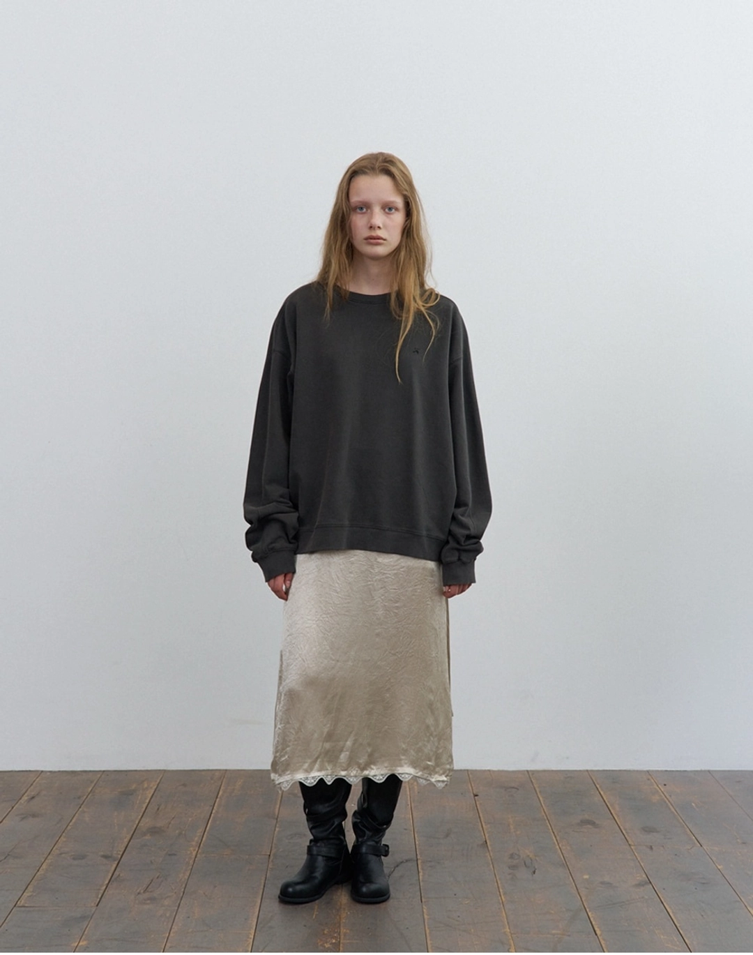 포에토 Hand pigment sweatshirt - vintage charcoal 상품 이미지 1