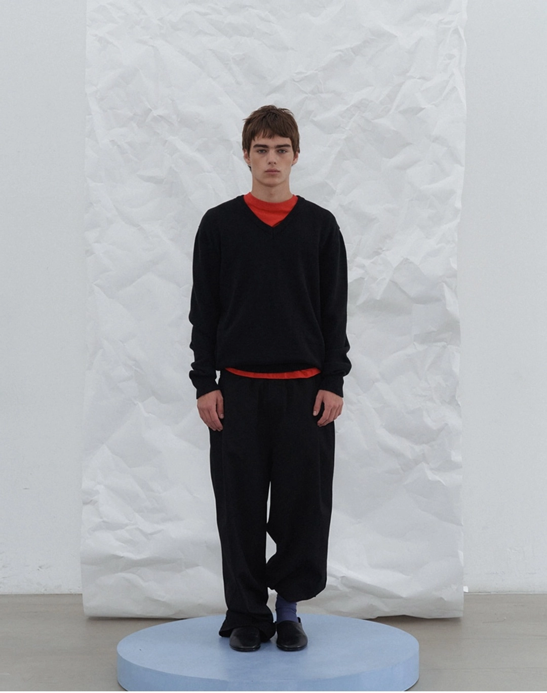 포에토 Mono v-neck knit - black (MEN) 상품 이미지 1