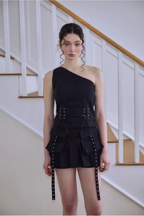 Unbalance Eyelet Top [Black]