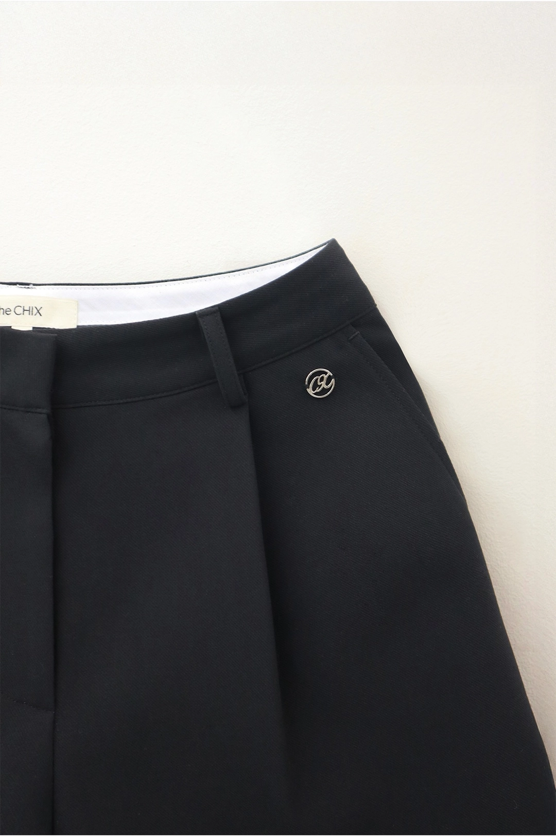 칙스라벨 CHIXLABEL H 26SS 메종 원턱 쇼츠 - Black 상품 이미지 3