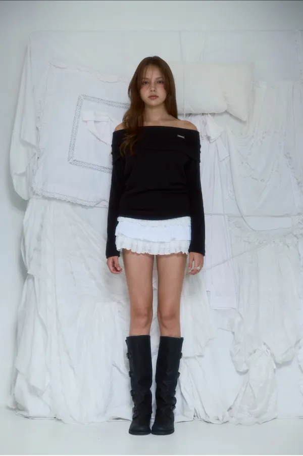 Wool Off Shoulder Knit [Black]