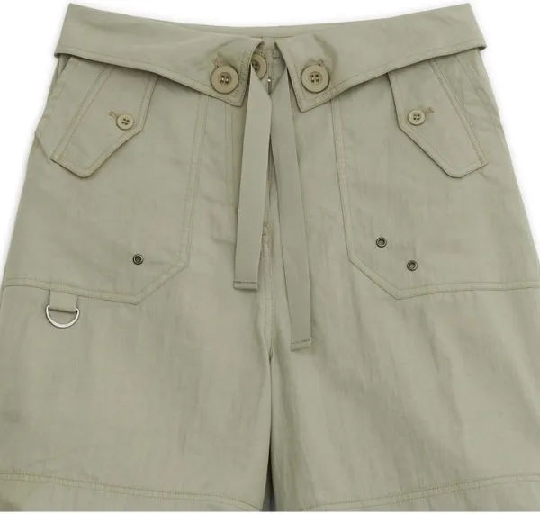 Star strap capri pants (Beige)