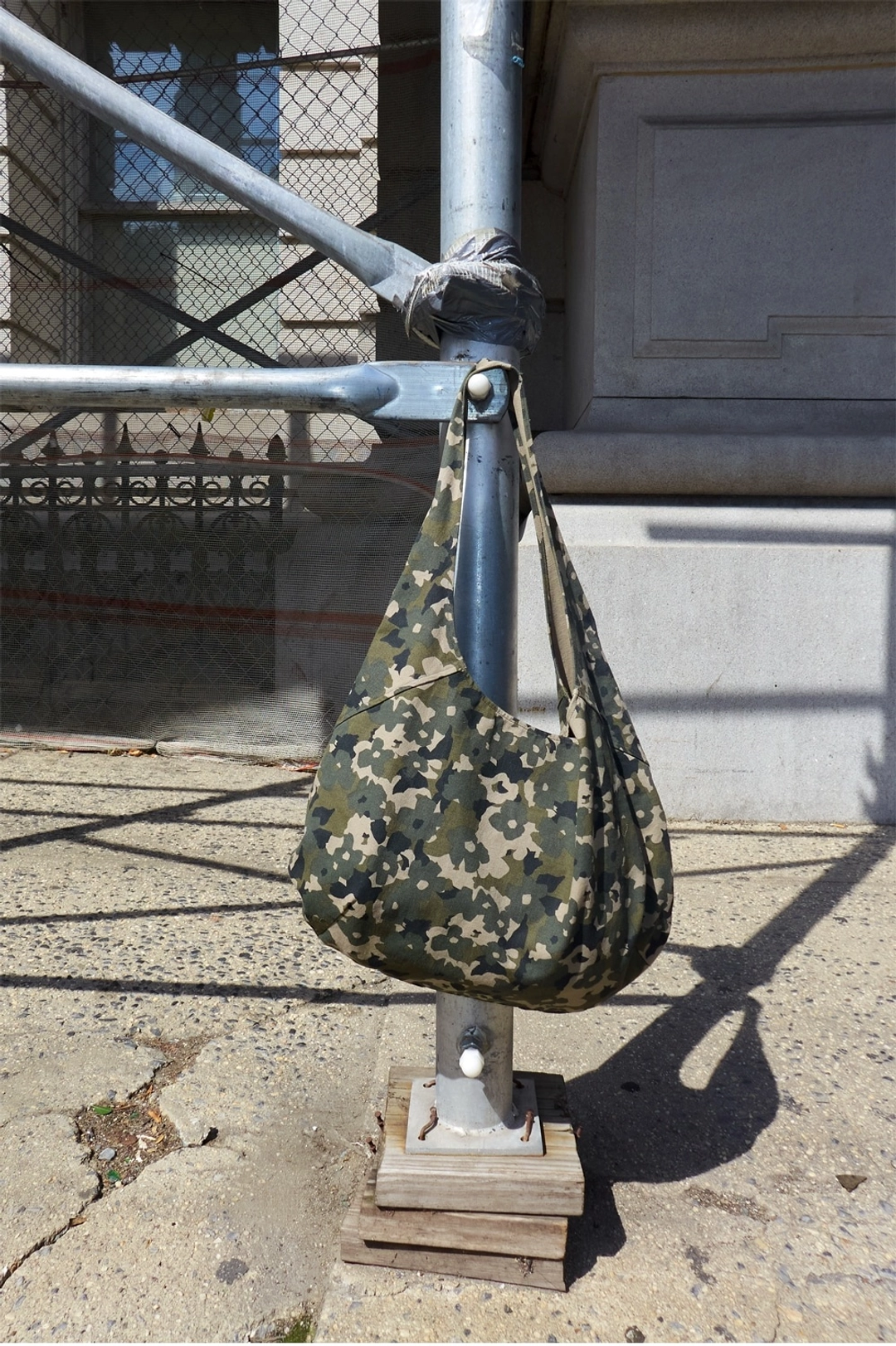 포에토 Camo floral eco bag - 포에토 상품 이미지 1