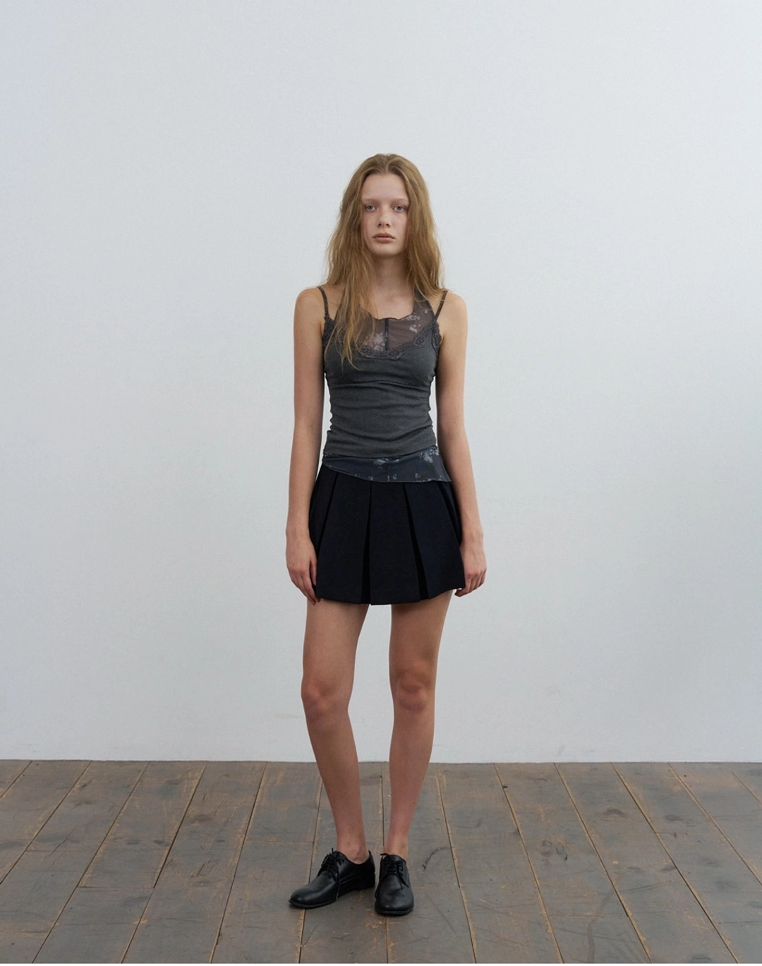 포에토 Floral sheer halter top - khaki 상품 이미지 1