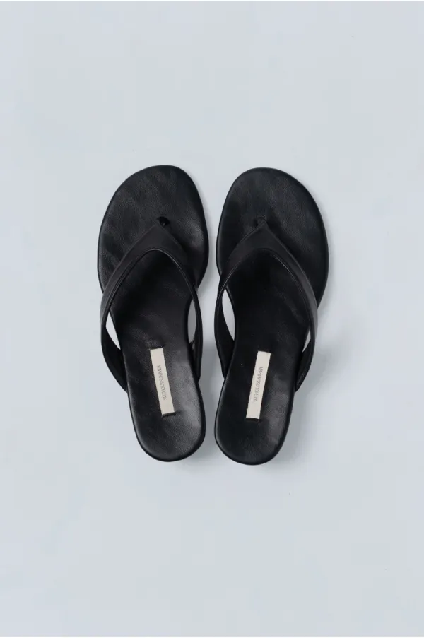 Simple flip-flop_black
