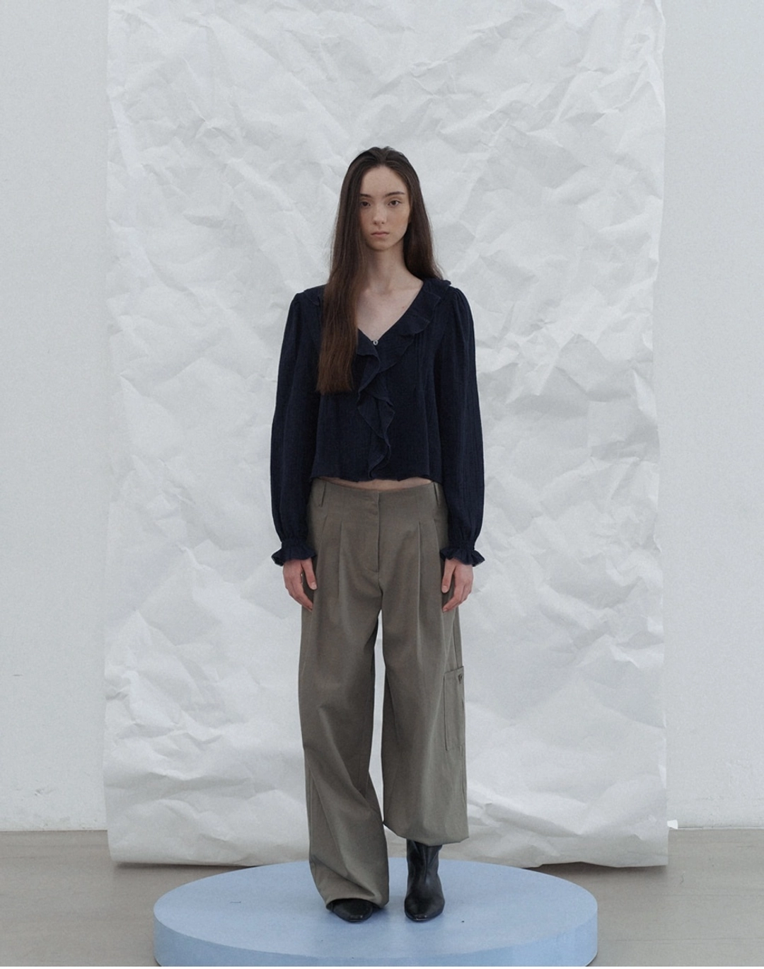 포에토 [2nd] Sepia ruffle blouse - navy 상품 이미지 1