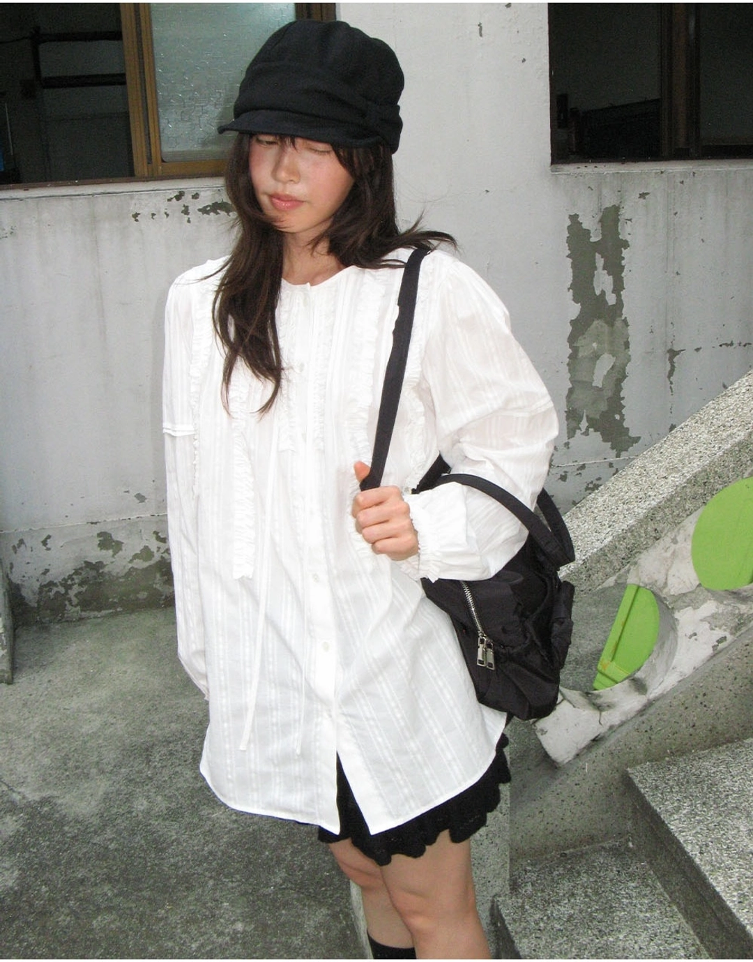 론론 LACE RUFFLE BLOUSE IVORY 상품 이미지 3