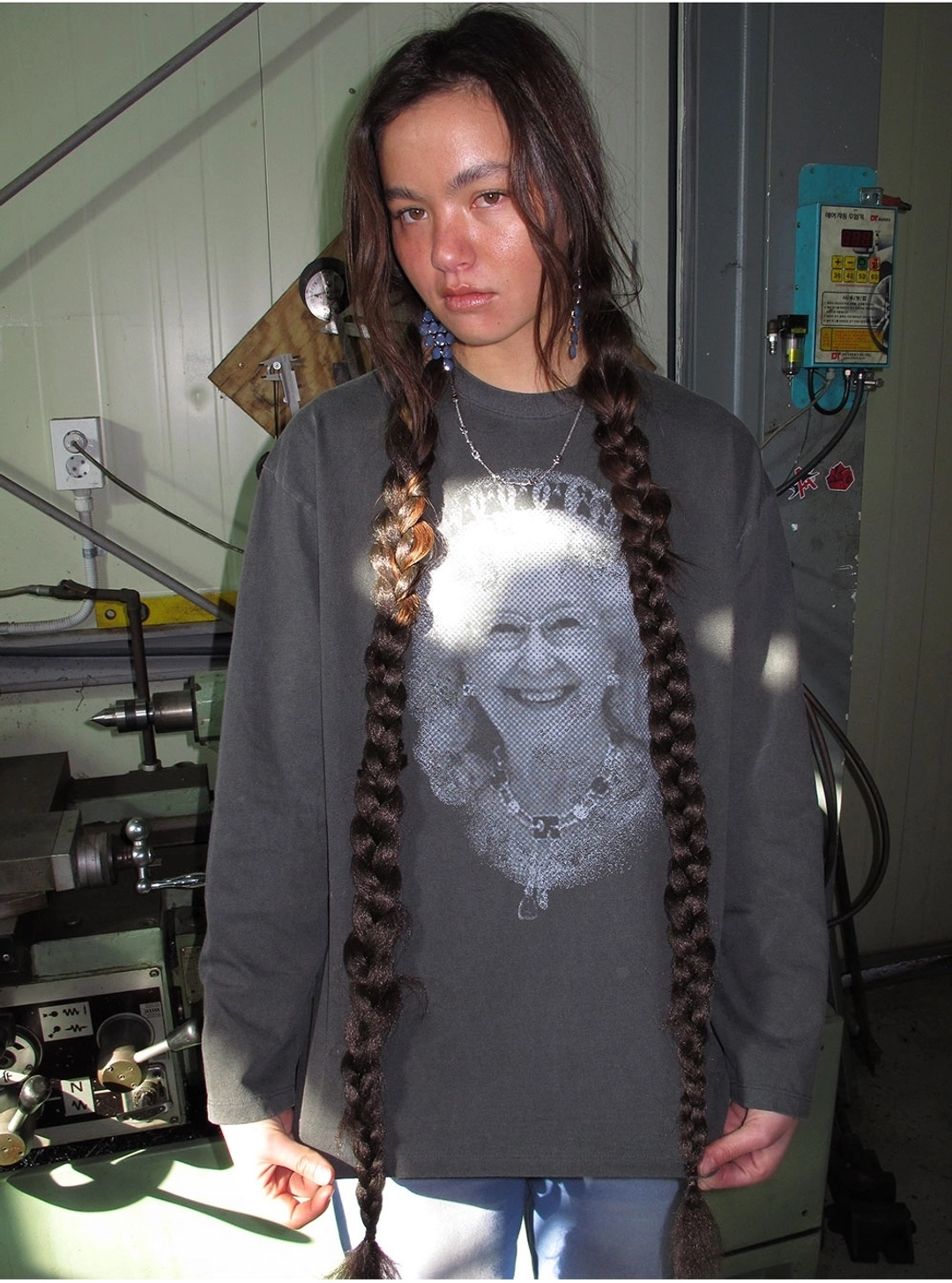 센토르 MY QUEEN PIGMENT LONG SLEEVE T-SHIRT_CHARCOAL 상품 이미지 1