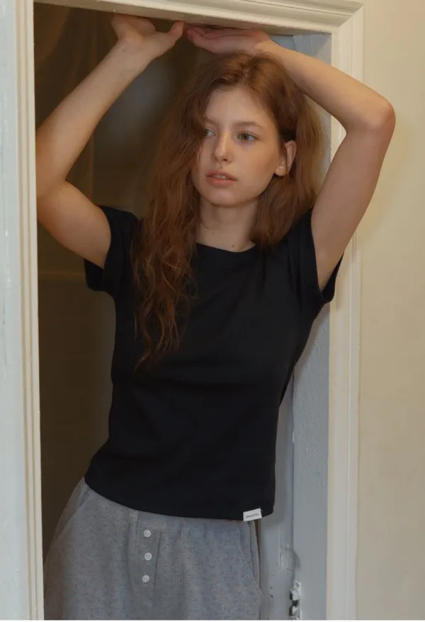 ANC ESSENTIAL ROUND T-SHIRT_BLACK