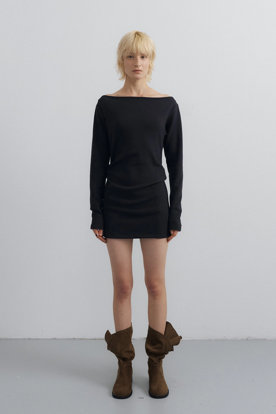 포지프레클즈 Lip Neck Slim Dress_Charcoal 상품 이미지 1