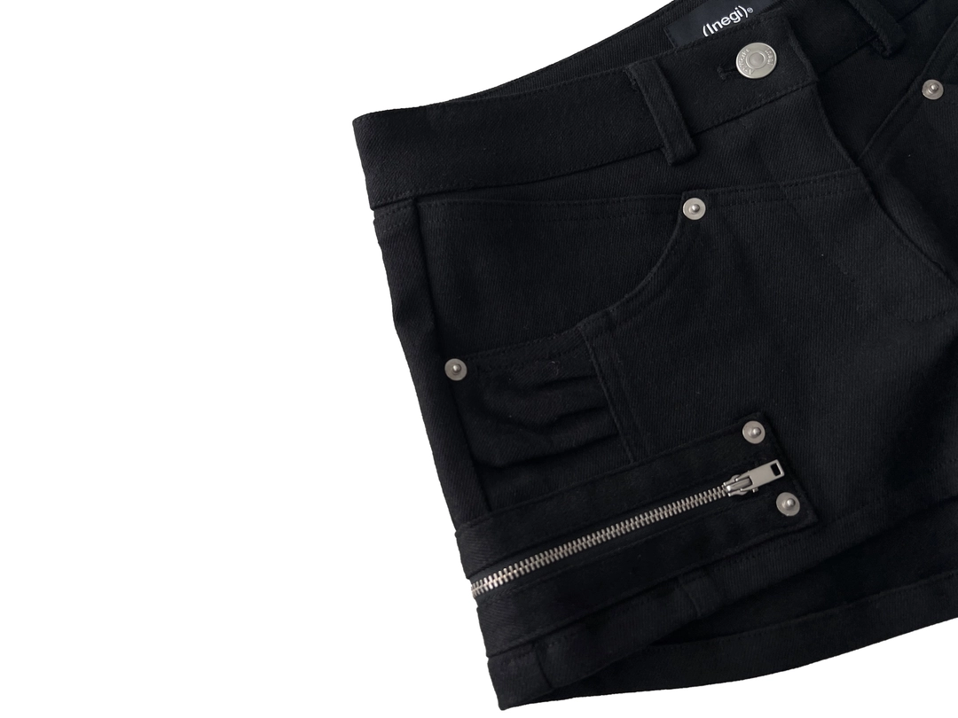 이네기 Angled Seam Zip Shorts (black) 상품 이미지 1