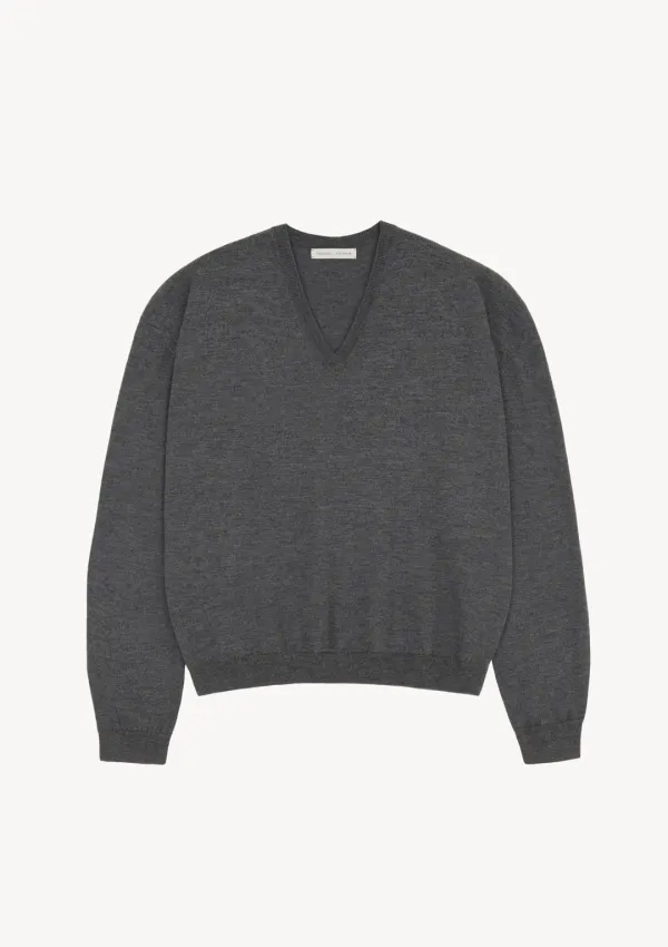 Merino Classic V-Neck Knit in Gray
