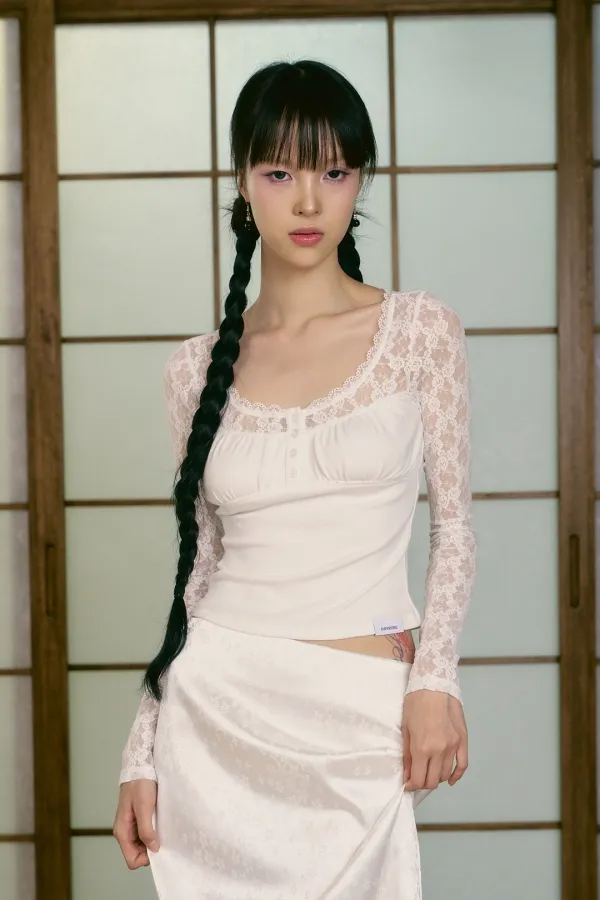 SHELL LACE BUTTON TOP (WH)