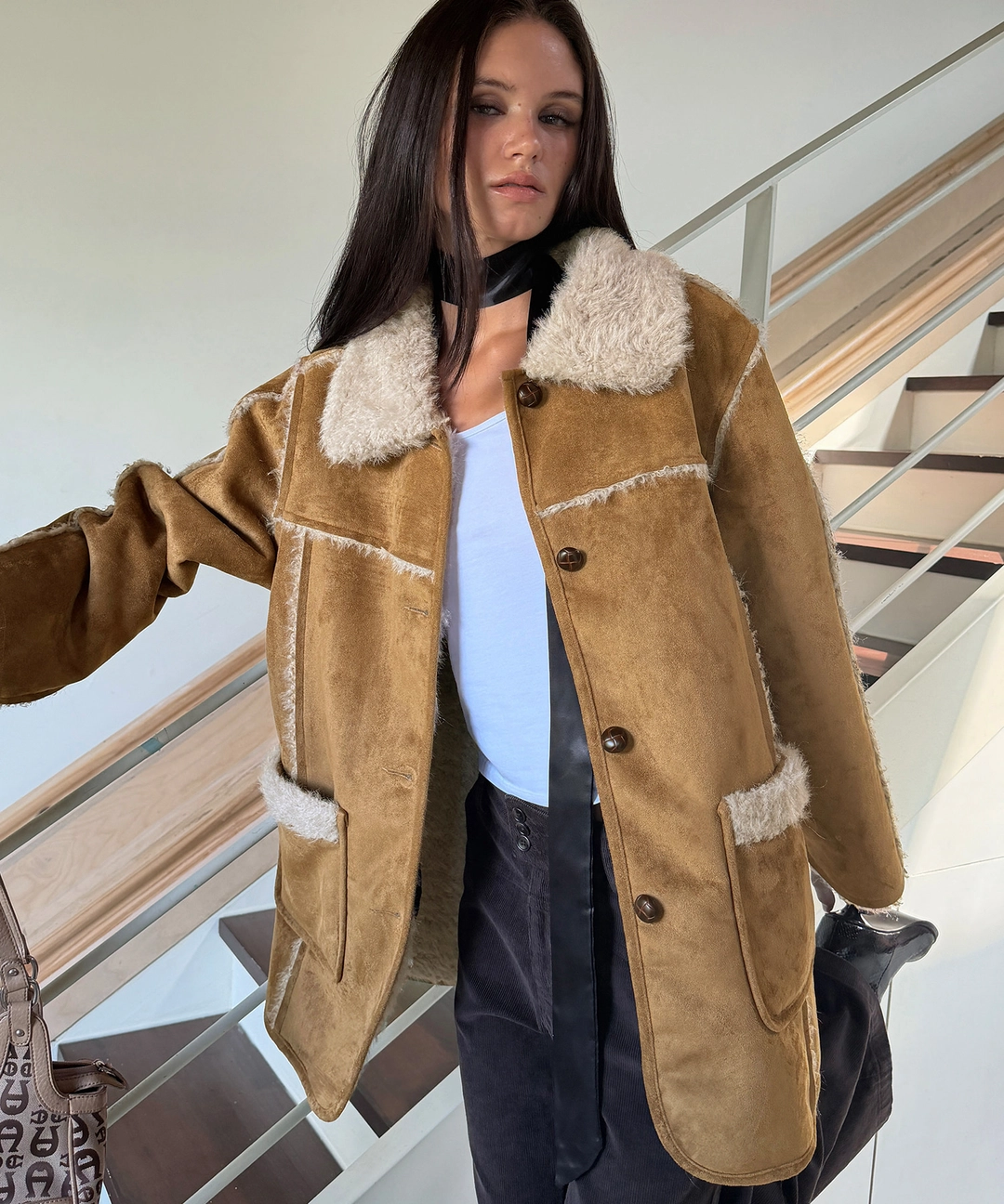 비터셀즈 Reversible Suede Half Mustang-Camel 상품 이미지 2