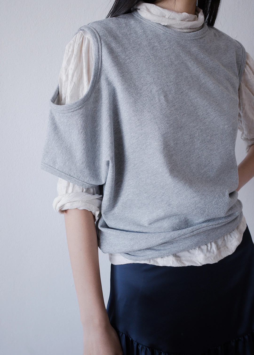 생긴 [06/08출고]GLITTER DOUBLE NECK VEST - GRAY 상품 이미지 2