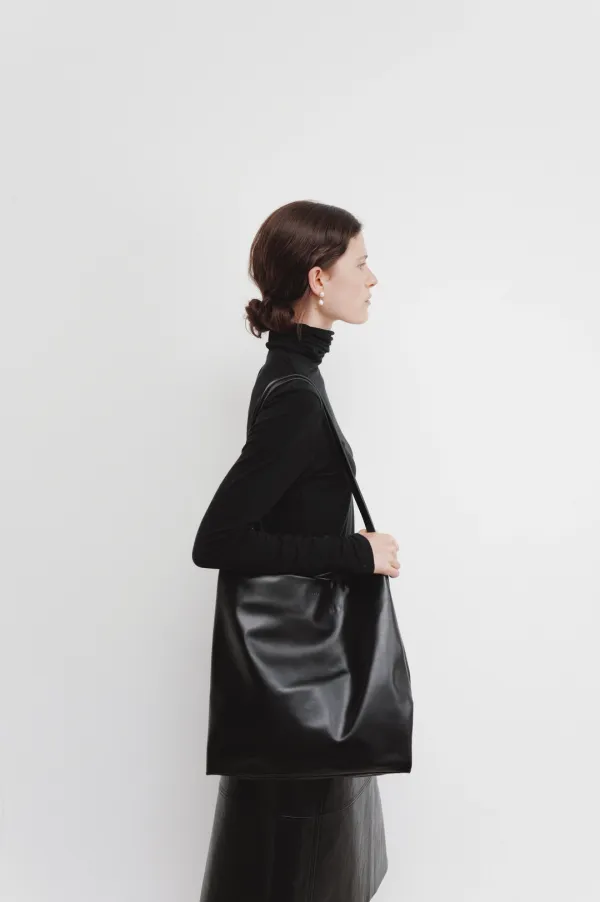 Carden Shoulder Bag (Black)