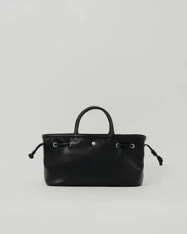 SAC COQUILLE BASSE SMALL SOFT BLACK