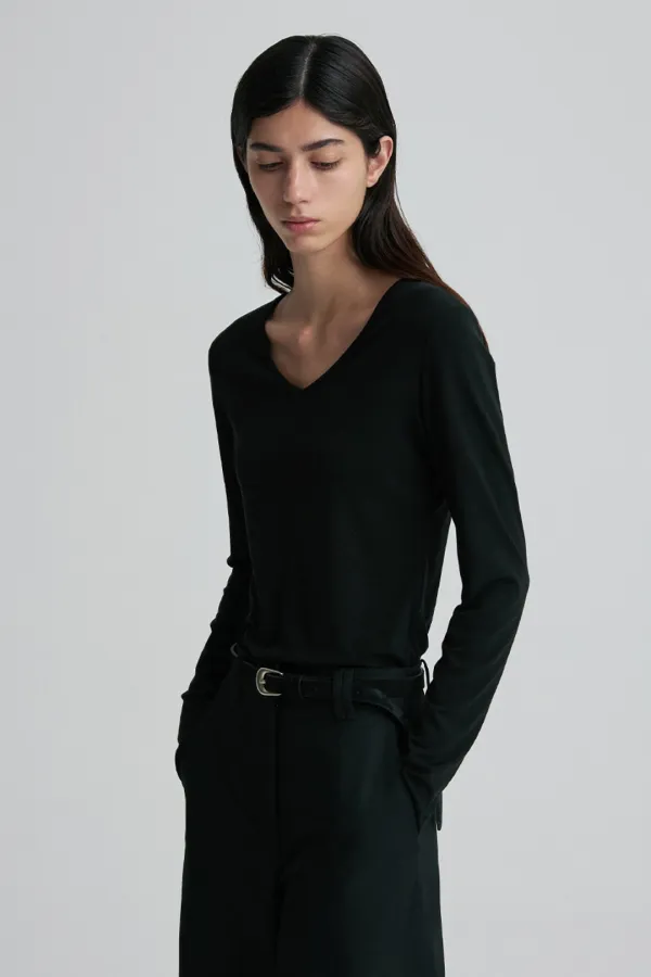 DEEP V-NECK LONG-SLEEVE TOP BLACK
