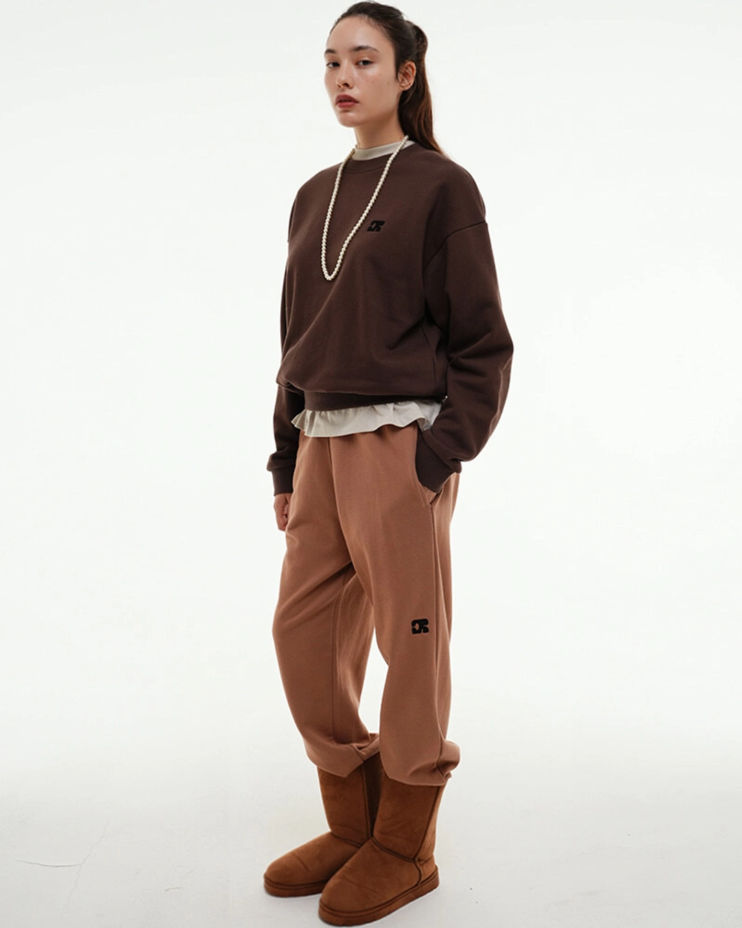 센토르 CENTAUR EMBLEM SWEATPANTS_BROWN 상품 이미지 1